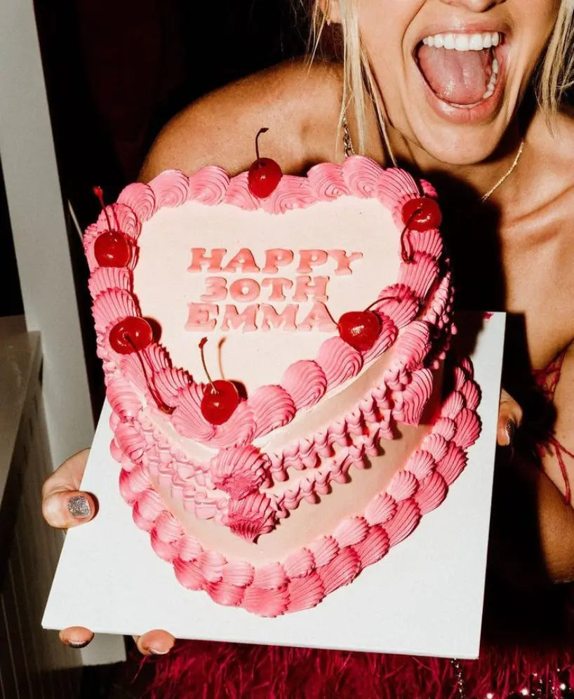 Vintage Heart Cakes - Image 4